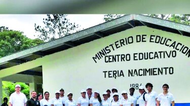 Gira médica de la Clínica Dermatológica Arosemena