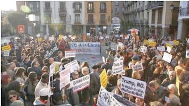 Cientos manifiestan su apoyo a los refugiados