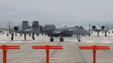 Corea del Norte realiza maniobras en aniversario de su ejército