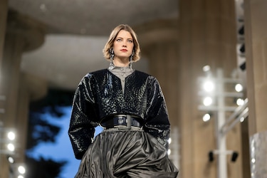 Fotos: El Park Güell de Barcelona acoge hoy el desfile de la colección Crucero 2025 de Louis Vuitton