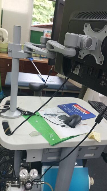 Vehículo antimotines ‘Pitufo’ de la Policía Nacional daña laboratorios de la Facultad de Medicina de la Universidad de Panamá