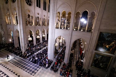 Macron en Notre Dame: hemos descubierto lo que una gran nación puede hacer, lo imposible