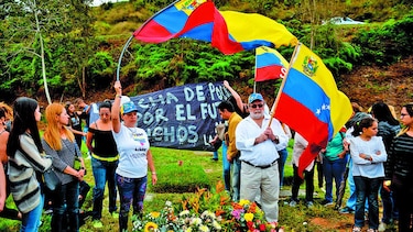 Entierran en Caracas al expolicía rebelde Óscar Pérez