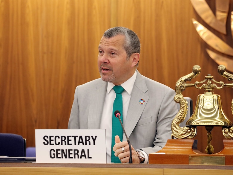 OMI aprueba normativa para reducir las emisiones en el transporte marítimo