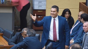 Diputados están divididos por proyecto sobre constituyente