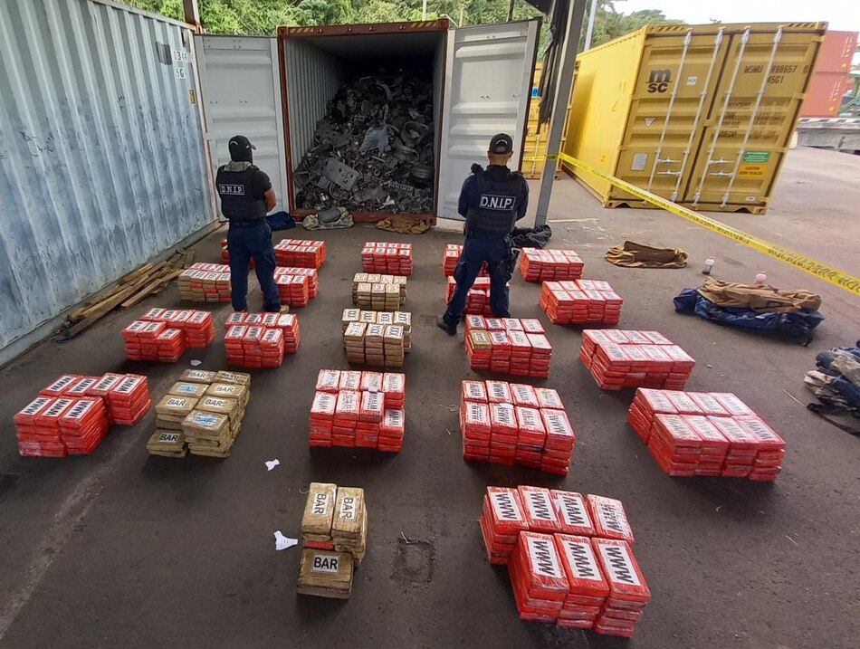 Policía y Fiscalía decomisan 802 paquetes de presunta droga en puerto en Panamá Oeste