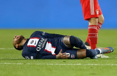 Neymar sufre un esguince de tobillo