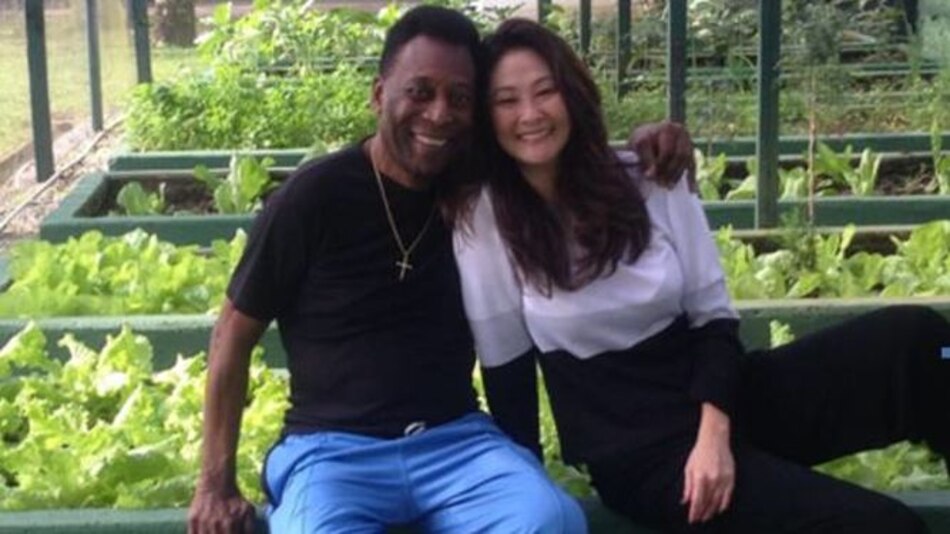 Pelé se casa por tercerca vez a los 75 años