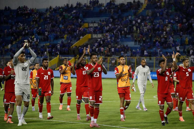 Panamá busca el liderato del Grupo A ante un peligroso Surinam