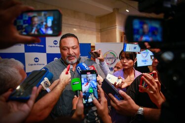 Carlos Lee es el nuevo presidente de Probeis