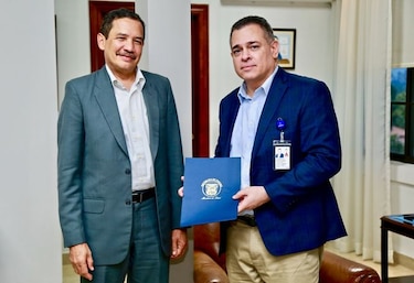 Toma posesión el nuevo director encargado de la CSS Julio García Valarini