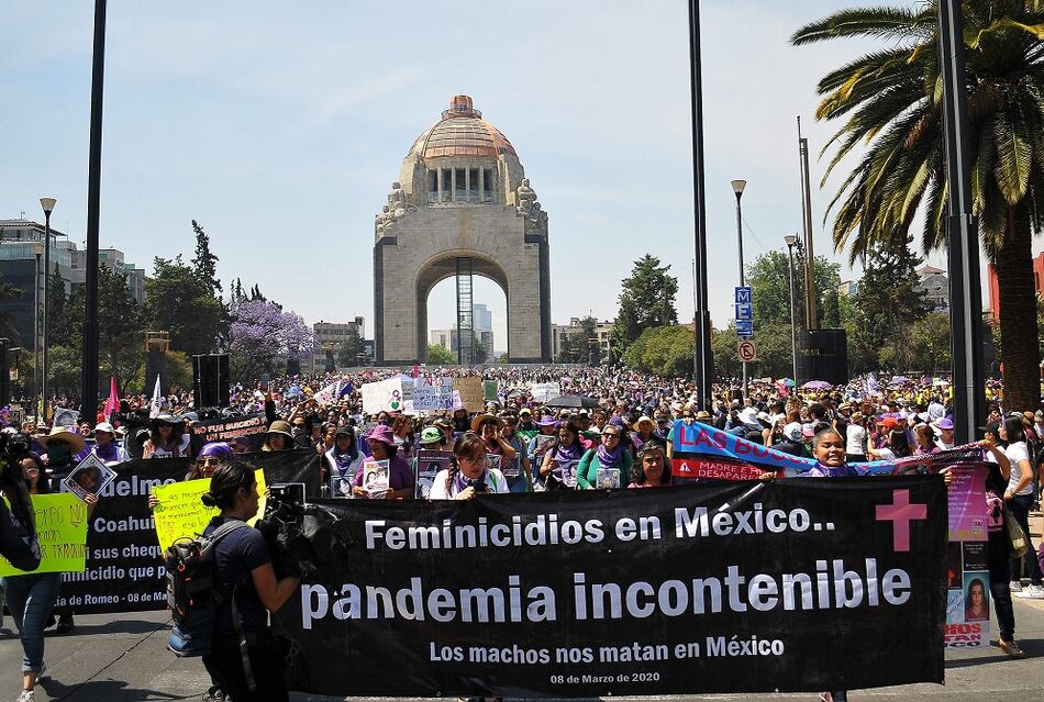 ’¡Ni una más!’, gritan cientos de miles de mujeres que piden justicia en México