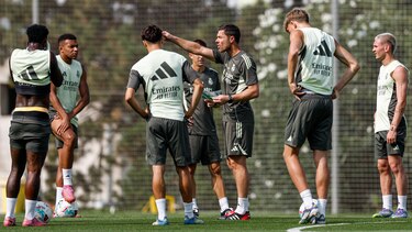 Xabi Alonso resalta la ‘personalidad’ de Mastantuono y resta importancia a la idolatría por Messi
