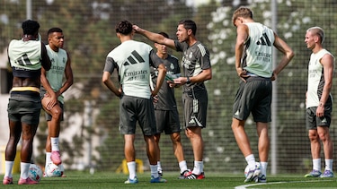 Xabi Alonso resalta la ‘personalidad’ de Mastantuono y resta importancia a la idolatría por Messi