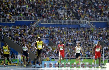 Bolt gana su eliminatoria en los 100 metros planos