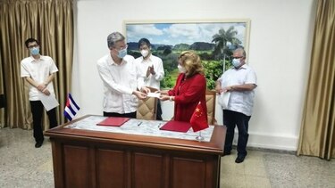 China dona 100 mil dólares a Cuba para reparar el hotel Saratoga