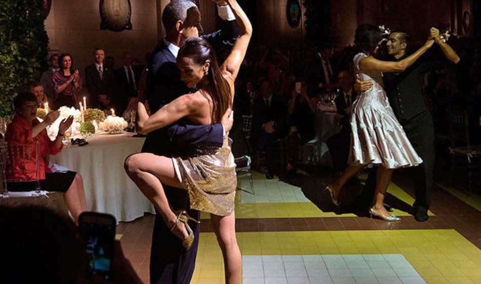 Los Obama se animan con el tango en la patria adoptiva de Carlos Gardel