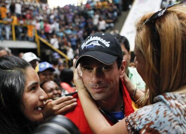 Capriles dice que salud de Chávez es 'tema aparte' de comicios regionales