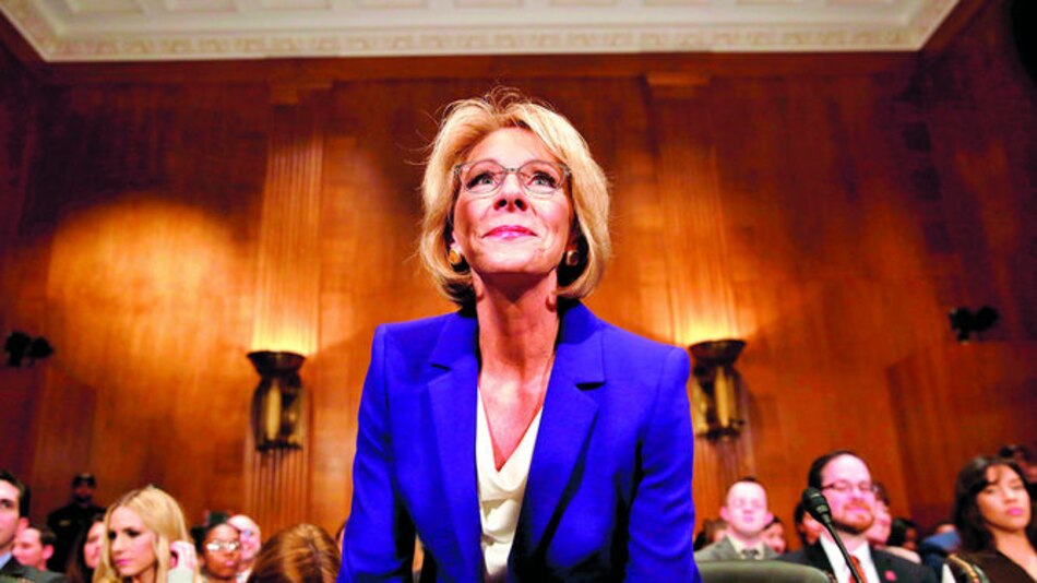 Senado de Estados Unidos confirma a secretaria de Educación