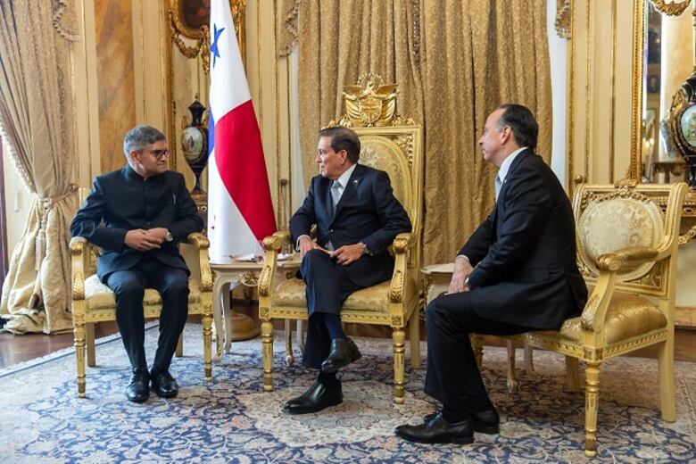 Presidente Cortizo recibe cartas credenciales de seis embajadores