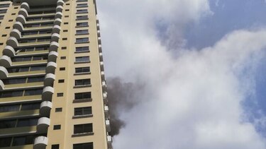 Bomberos reportan incendio en edificio en calle 73 de San Francisco