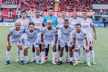 Universitario y San Francisco se juegan el pase a la final del Apertura 2025