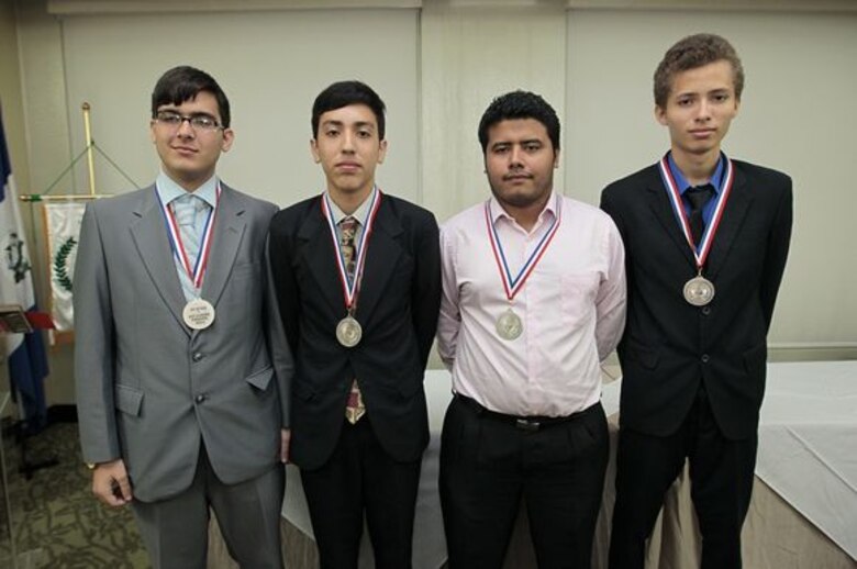 Panamá gana oro, plata y bronce en torneo internacional de química