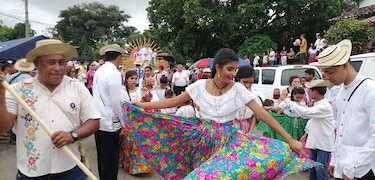 Los Pozos resalta la carreta y el tambor durante festival