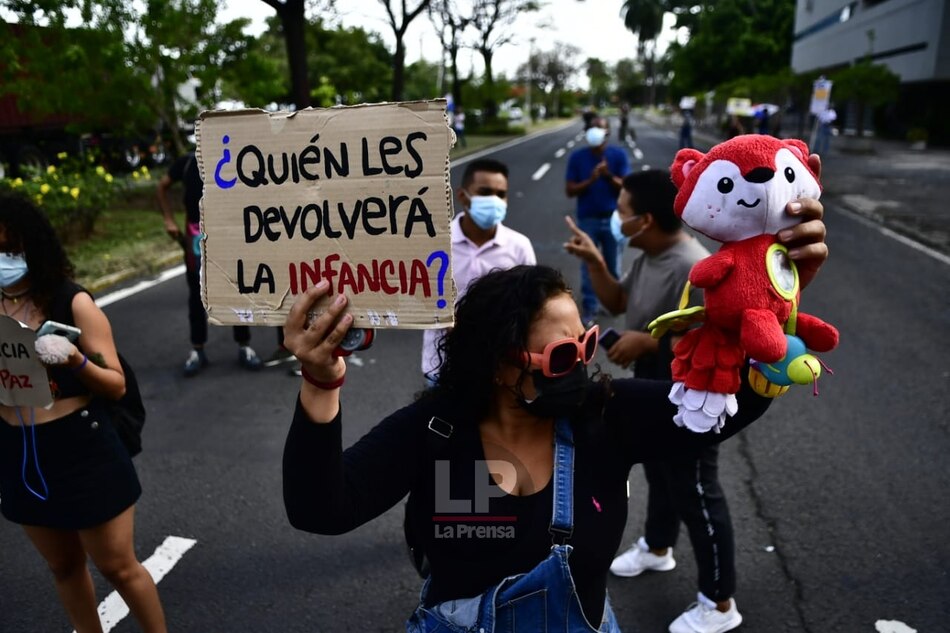 Se reanudan las protestas contra los abusos de menores en los albergues