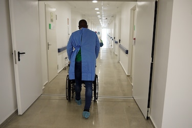 CSS continúa con el traslado de pacientes a la Ciudad de la Salud