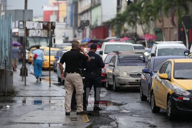 Fiscalía investiga el homicidio de dos personas tras balacera en la Plaza 5 de Mayo