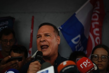 Veteranos perredistas, entre los ‘invitados’ de Panamá por el régimen de Maduro