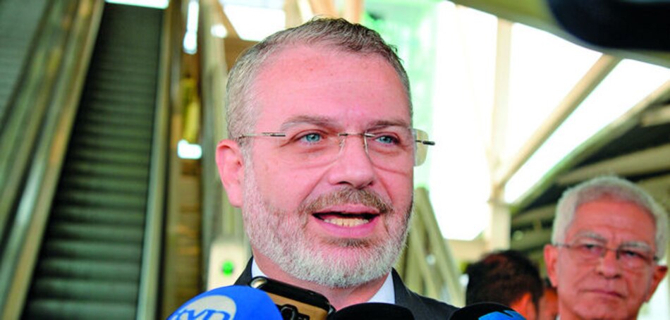 Milton Henríquez toma posesión como embajador en España