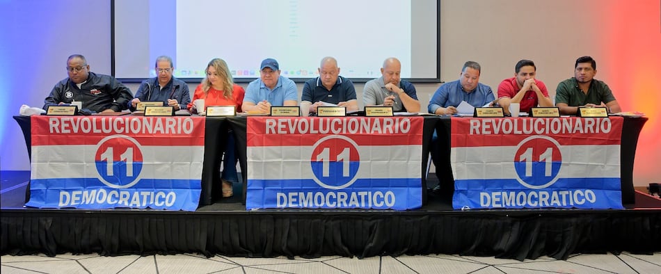 Hijo del contralor aspira a ser diputado suplente en el 8-4