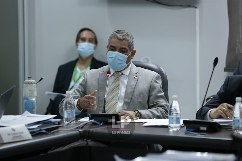 Ministerio de Salud desiste de la contratación de médicos extranjeros