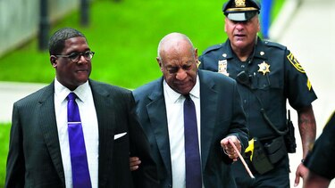 Víctima discrepa y Cosby sonríe