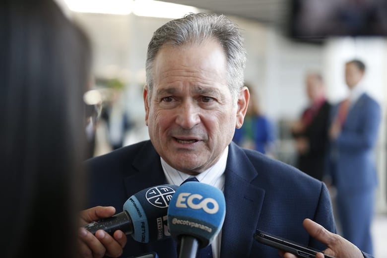 Ministro Navarro dice que hay ‘una supervisión estricta’ en la mina de Donoso