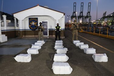 Senan decomisa una tonelada de droga dentro de dos contenedores