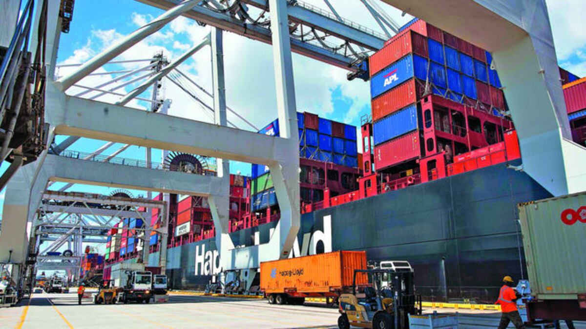 La caída en las exportaciones de América Latina y el Caribe disminuyó de 15% en 2015 a 6% en 2016.
