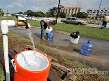 Roux confirma que el agua de la planta de Chilibre es potable