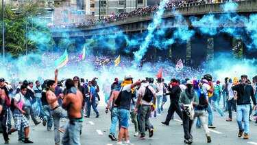 Reprimen marcha opositora en Caracas