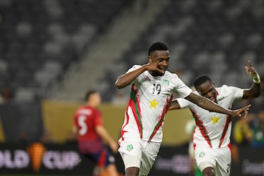 Conociendo a Surinam, una tierra de futbolistas de primer nivel