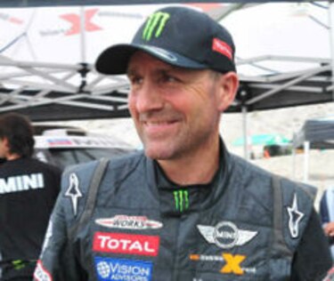 Sainz y Peterhansel parten como favoritos en el Rally Dakar