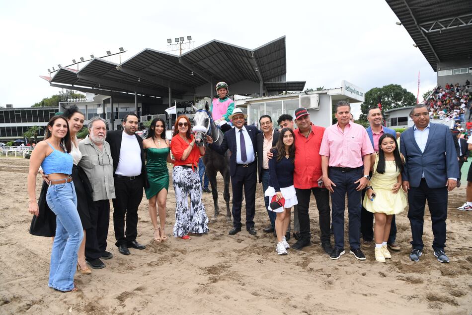 El ejemplar ‘Nevado’ se lleva el Hándicap ‘La Prensa-Mi Diario’