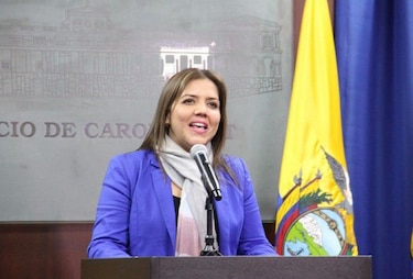 Lenín Moreno nombra vicepresidenta interina en Ecuador