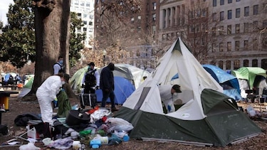 Trump ordena desplegar a la Guardia Nacional en Washington DC y expulsar “inmediatamente” a las personas sin hogar de las calles