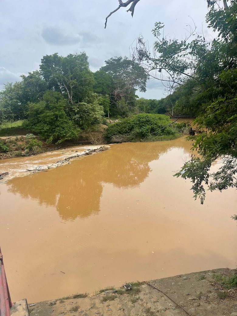 Contaminación del río La Villa agrava crisis hídrica: comunidades exigen declaración de emergencia
