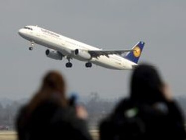 Fiscal: Copiloto de Germanwings inició descenso intencionado