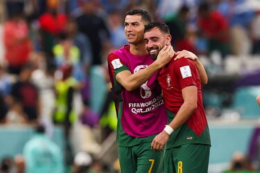 Dos goles de Bruno Fernandes clasifican a Portugal a octavos de final 