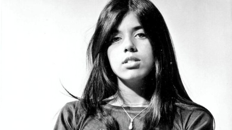 Jeanette le sigue cantando a los corazones de poeta